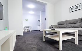 Рахів готель та апартаменти